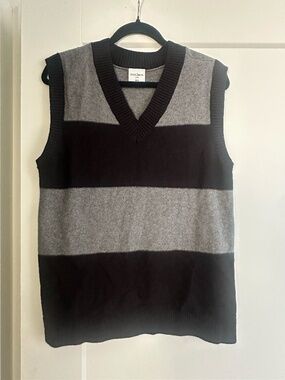 Hollister Sweater Vest Size XS